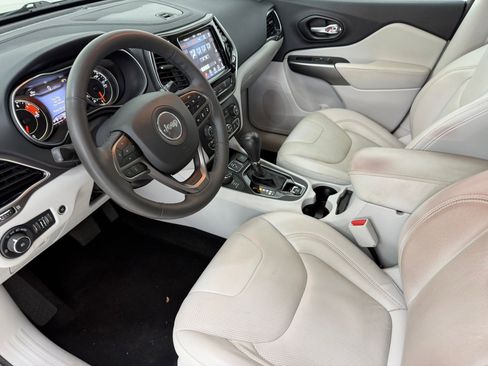 Used 2022 Jeep Cherokee Limited image 4