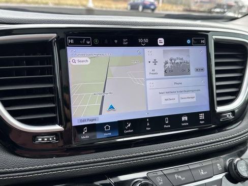 Used 2023 Chrysler Pacifica Limited image 16