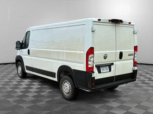 Used 2025 RAM ProMaster 2500 w/ Convenience Group FWD image 3