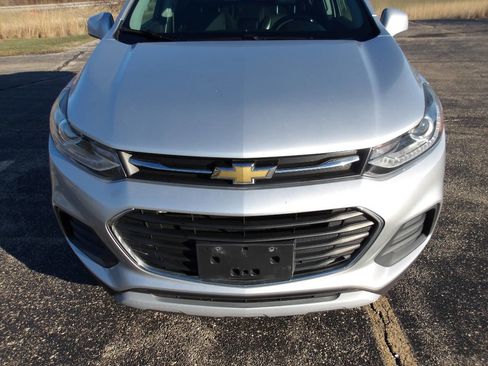 Used 2018 Chevrolet Trax LT w/ LT Convenience Package image 27