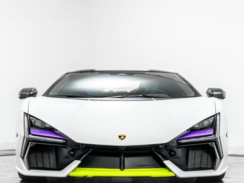 Used 2025 Lamborghini Revuelto AWD/4WD image 4