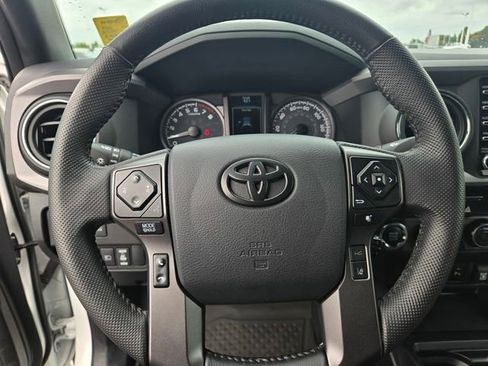 Used 2023 Toyota Tacoma TRD Off-Road w/ Advanced Technology Package AWD/4WD image 23
