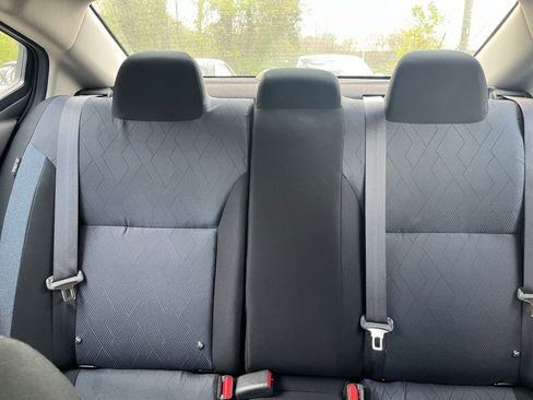 Used 2025 Nissan Versa SV image 36