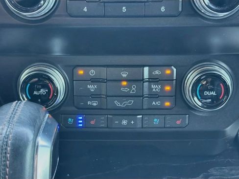 Used 2019 Ford F150 Platinum w/ Equipment Group 701A Luxury AWD/4WD image 33