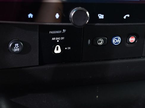 Used 2018 Chevrolet Express 2500 w/ Driver Convenience Package RWD image 27