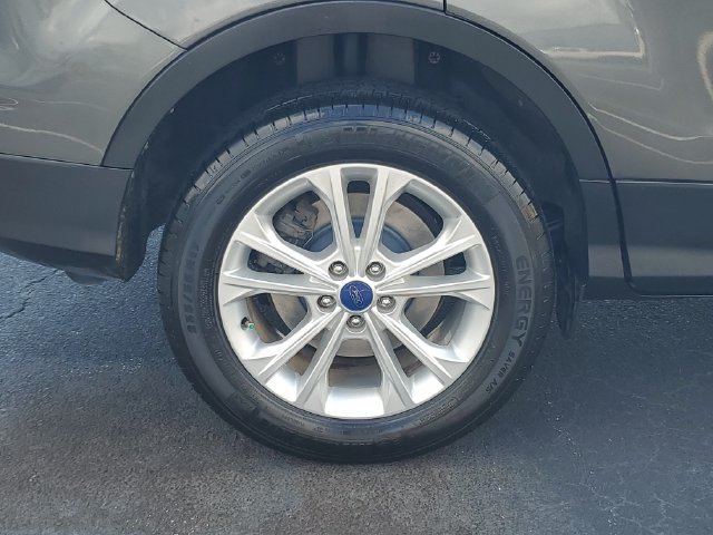 Used 2017 Ford Escape SE w/ Equipment Group 201A FWD image 7