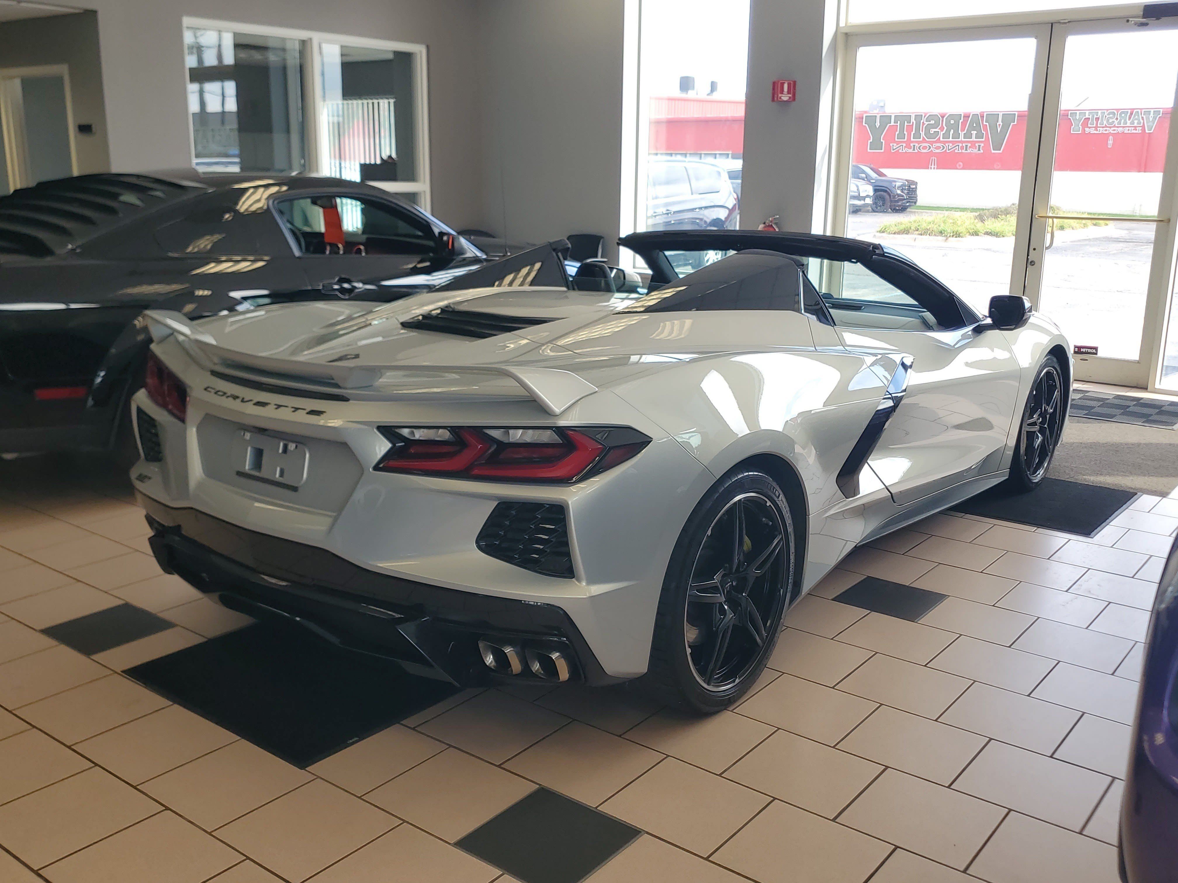 Used 2021 Chevrolet Corvette Stingray Premium Conv w/ Z51 Performance Package RWD image 6