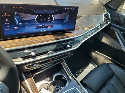Used 2026 BMW X7 xDrive40i AWD/4WD image 15