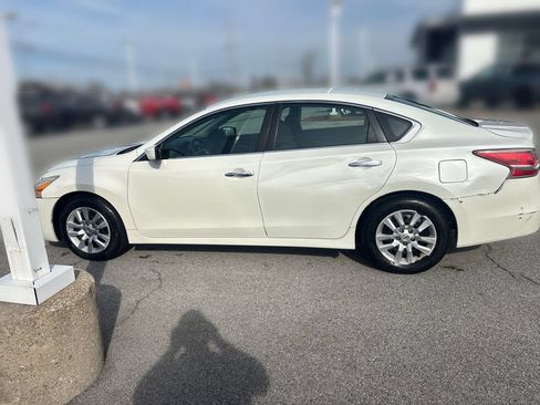 Used 2014 Nissan Altima 2.5 S FWD image 2