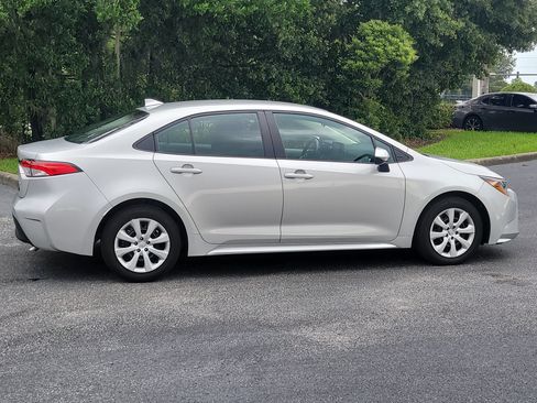 Used 2025 Toyota Corolla LE FWD image 8
