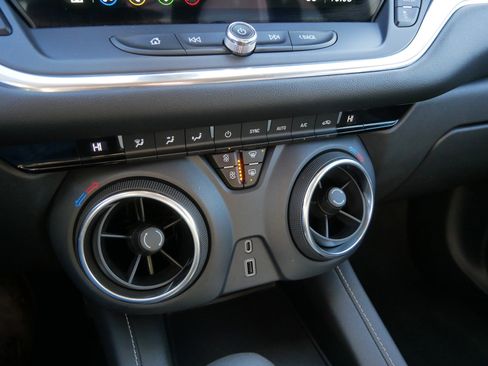 Used 2023 Chevrolet Blazer LT image 26