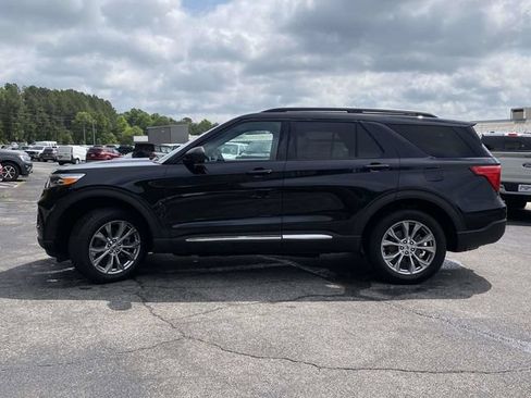 Used 2024 Ford Explorer XLT w/ Equipment Group 202A AWD/4WD image 7
