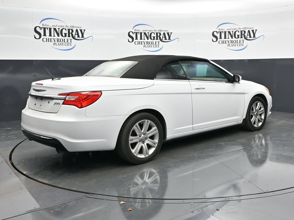 Used 2012 Chrysler 200 Touring FWD image 7