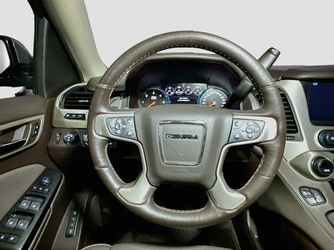 Used 2018 GMC Yukon XL Denali w/ Denali Ultimate Package AWD/4WD image 10