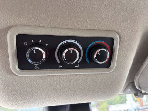 Used 2025 GMC Savana 3500 LT w/ LT Preferred Equipment Group RWD image 18