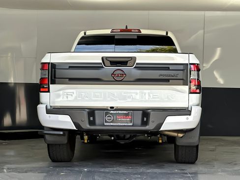 Used 2025 Nissan Frontier Pro-X RWD image 4