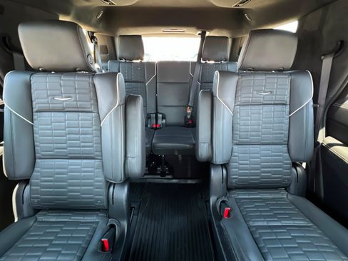 Used 2025 Cadillac Escalade Sport Platinum w/ LPO, ONYX Package AWD/4WD image 27