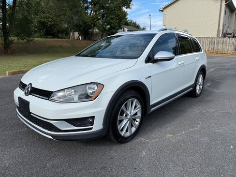 Used 2017 Volkswagen Golf Alltrack S AWD/4WD image 1
