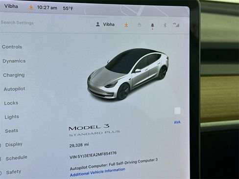 Used 2021 Tesla Model 3 Standard Range Plus image 4