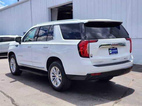 Used 2023 GMC Yukon SLT AWD/4WD image 3