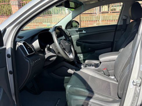 Used 2020 Hyundai Tucson Ultimate w/ Cargo Package FWD image 6