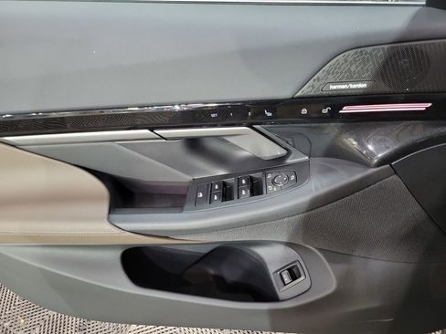 Used 2024 BMW 530i xDrive 530i xDrive w/ Premium Package image 14