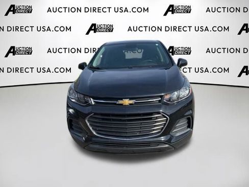 Used 2022 Chevrolet Trax LS w/ Tint and Cruise Package image 23