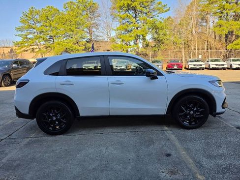 Used 2023 Honda HR-V Sport image 6