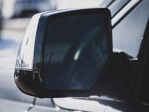 Used 2019 GMC Yukon Denali w/ Denali Ultimate Package image 27