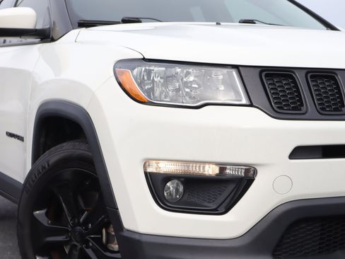 Used 2019 Jeep Compass Altitude image 32