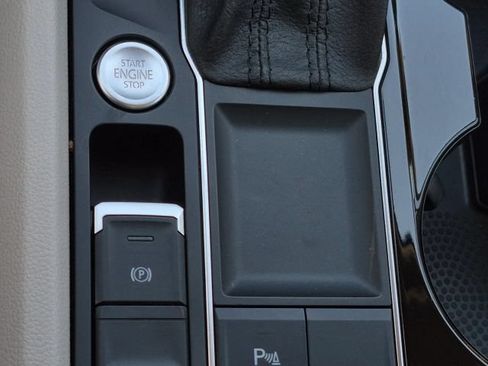 Used 2019 Volkswagen Atlas SEL FWD image 34