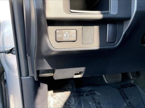 Used 2017 Toyota Tacoma SR5 w/ Tow Package AWD/4WD image 32
