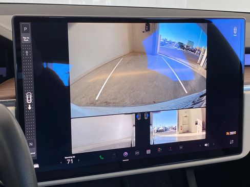 Used 2022 Tesla Model S AWD image 25