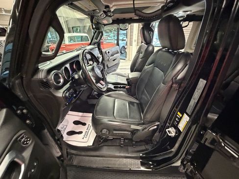 Used 2022 Jeep Wrangler Unlimited Sahara w/ Cold Weather Group AWD/4WD image 60