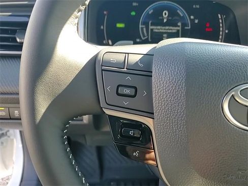 Used 2026 Toyota Camry SE image 15