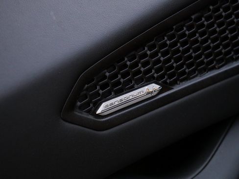 Used 2022 Lamborghini Huracan EVO image 18