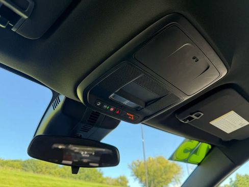 Used 2025 GMC Acadia Elevation image 23