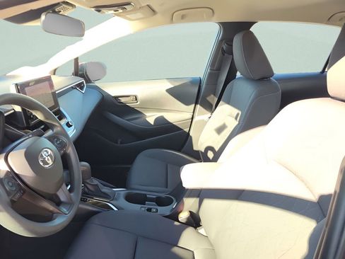 Used 2023 Toyota Corolla LE image 17