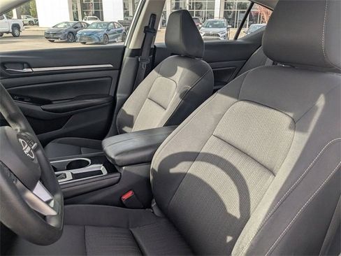 Used 2023 Nissan Altima 2.5 SV image 14