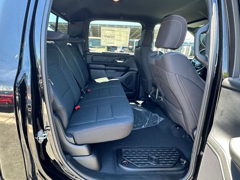 New 2026 RAM 1500 Express AWD/4WD image 17