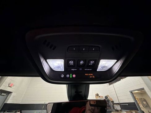 Certified 2022 Chevrolet Traverse LT w/ LT Premium Package image 22