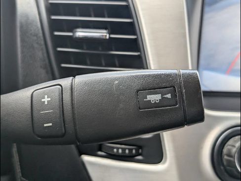 Used 2016 GMC Yukon XL SLE AWD/4WD image 9
