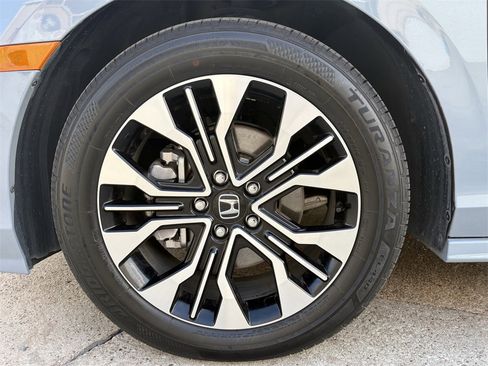 Used 2025 Honda Odyssey Elite image 9