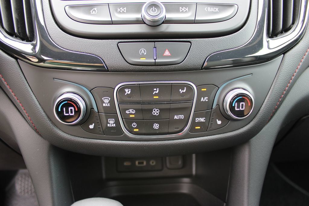 Used 2022 Chevrolet Equinox RS w/ RS Leather Package AWD/4WD image 25
