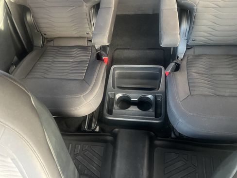 Used 2020 Ford Explorer XLT image 28