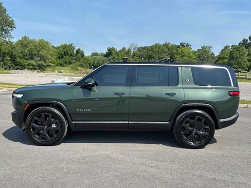 Used 2025 Rivian R1S Adventure AWD/4WD image 7
