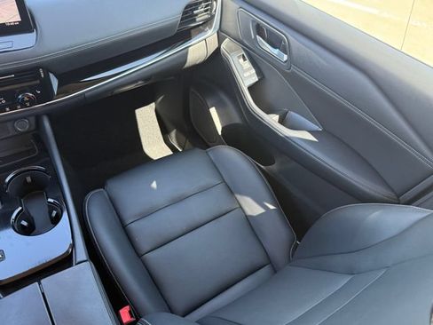 Used 2026 Nissan Rogue SL FWD image 28