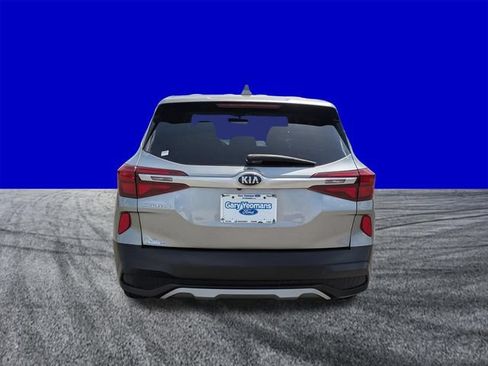 Used 2021 Kia Seltos LX AWD/4WD image 5