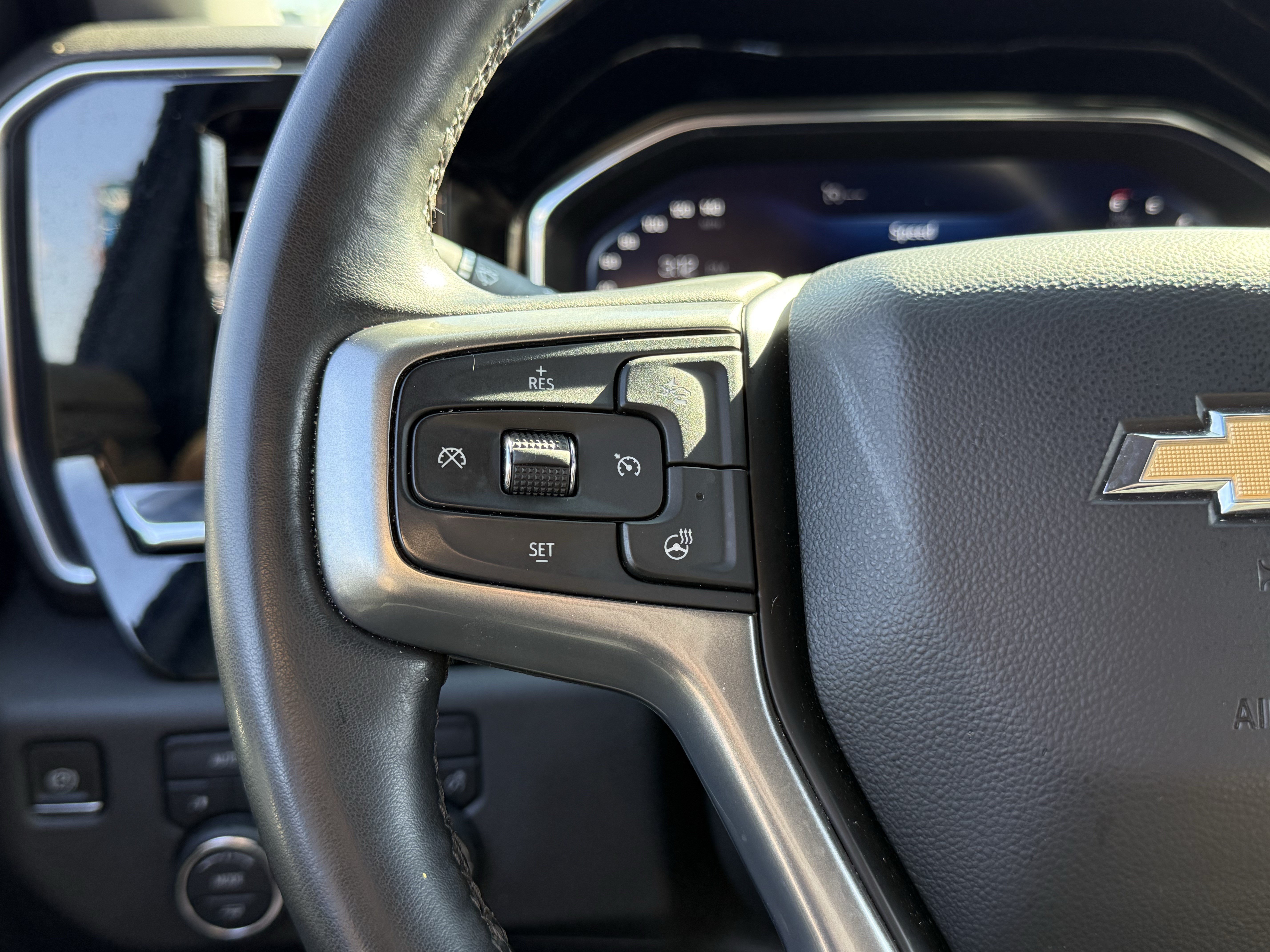 Used 2023 Chevrolet Silverado 1500 LT AWD/4WD image 17