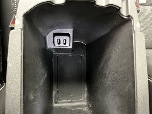 Certified 2024 GMC Terrain SLT image 25